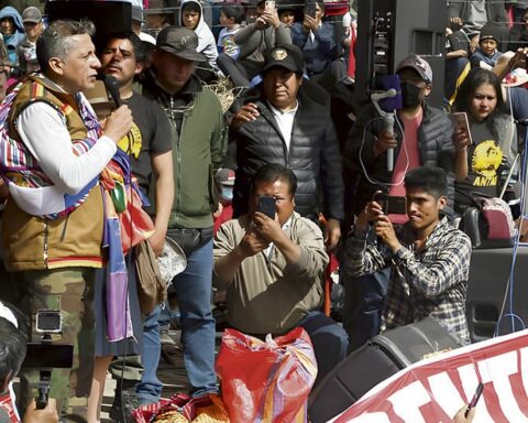 Antauro Humala in Andahuaylas gets on the current from which everyone leaves