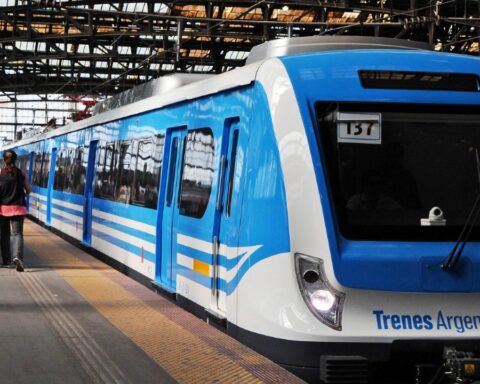 Argentine long-distance trains: where to buy tickets and where to go
