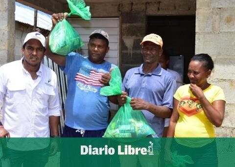 Banreservas volunteering gives food and aid after Fiona