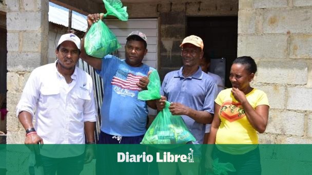 Banreservas volunteering gives food and aid after Fiona