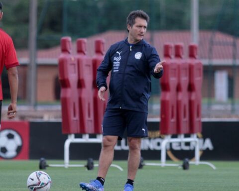 Barros Schelotto summons 18 'foreigners' for the friendlies in Paraguay