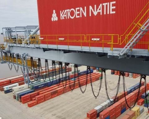 Bergara questions Economy's blocking of the Defense of Competition investigation of the contract with Katoen Natie