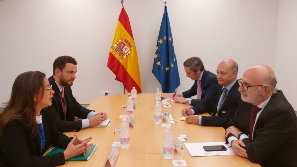 Berta Valle continues her tour of Europe: She meets with the Secretary of State of the Spanish Foreign Ministry