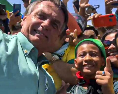 Bolsonaro criticizes politicians who ordered to stay at home in the pandemic