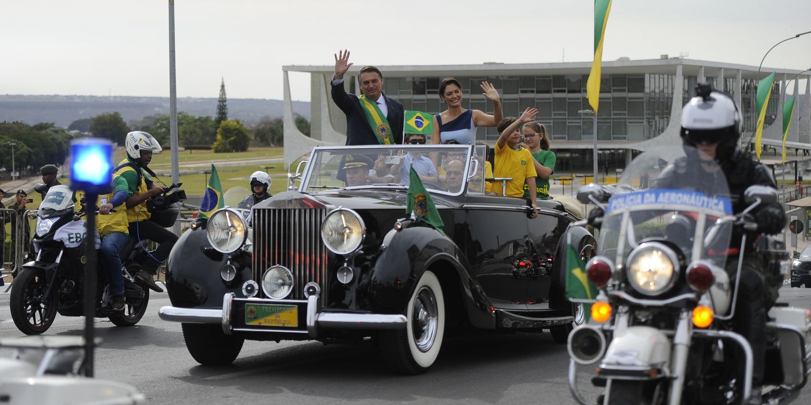 Bolsonaro says Brazil is re-emerged with a more thriving economy