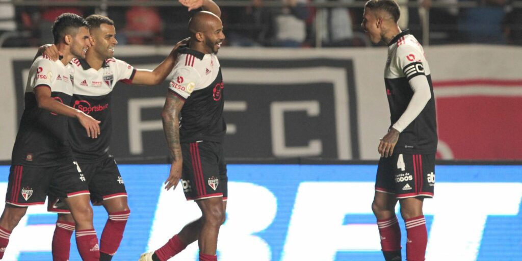 Brazilian: São Paulo thrashes Avai 4-0 at Morumbi