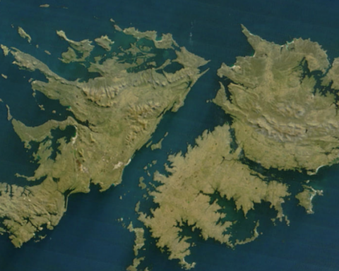 British representation of the Falklands visited Maldonado and a diplomatic conflict was generated