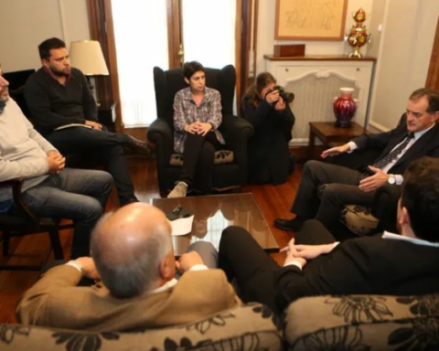 CA leaders were received by the FA: they seek to "establish a framework for dialogue" between parties