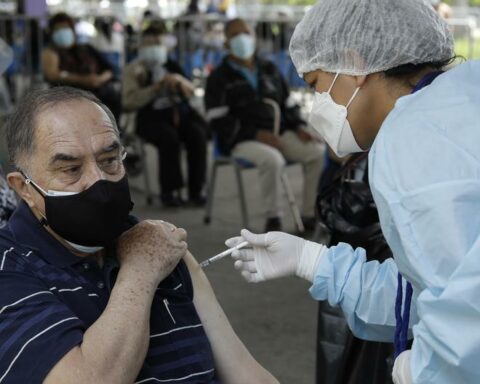 COVID-19 vaccination: three urgent and necessary measures to optimize inoculation in Peru