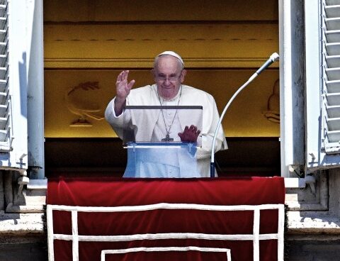 Capitanich will lead the presentation of a book on Pope Francis