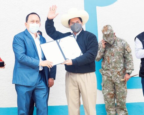 Castillo authorized work of S / 50.5 million for his friends mayors of Anguía and Tacabamba