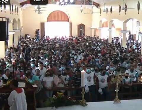 Católicos celebran a San Miguel Arcángel encerrados en la Iglesia por asedio de la Policía orteguista