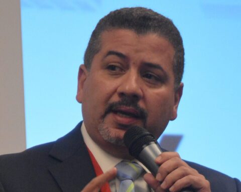 César Fernández dice “encuestas reflejan población rechaza reelección”