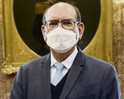 César Landa returns to the Peruvian Foreign Ministry after the departure of Miguel Rodríguez Mackay