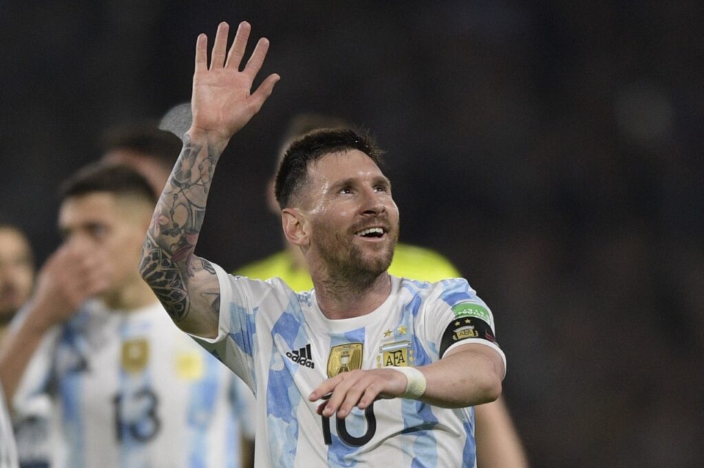 Child offers Messi sheet to whoever finds a puppy that was stolen from a friend