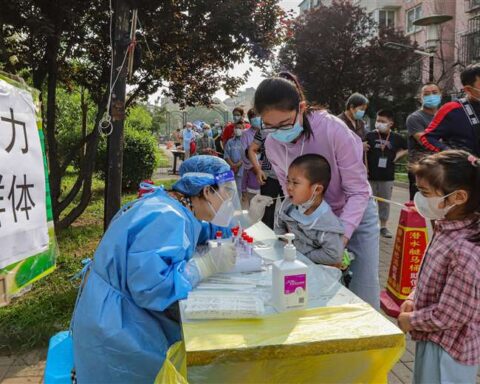 China confines city of 20 million inhabitants due to new outbreak of covid-19