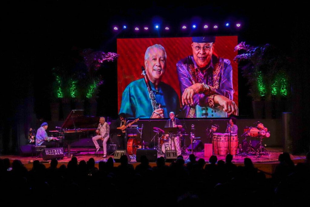 Valdés acaba de actuar en el Festival Barranquijazz con su compatriota, el saxofonista y clarinetista Paquito D’Rivera, otra leyenda de la música cubana, quien radica desde hace décadas en Estados Unidos. Foto: Barranquijazz, vía perfil de Chucho Valdés en Facebook.