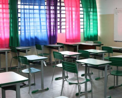 Classes are suspended today on the public and private networks of DF