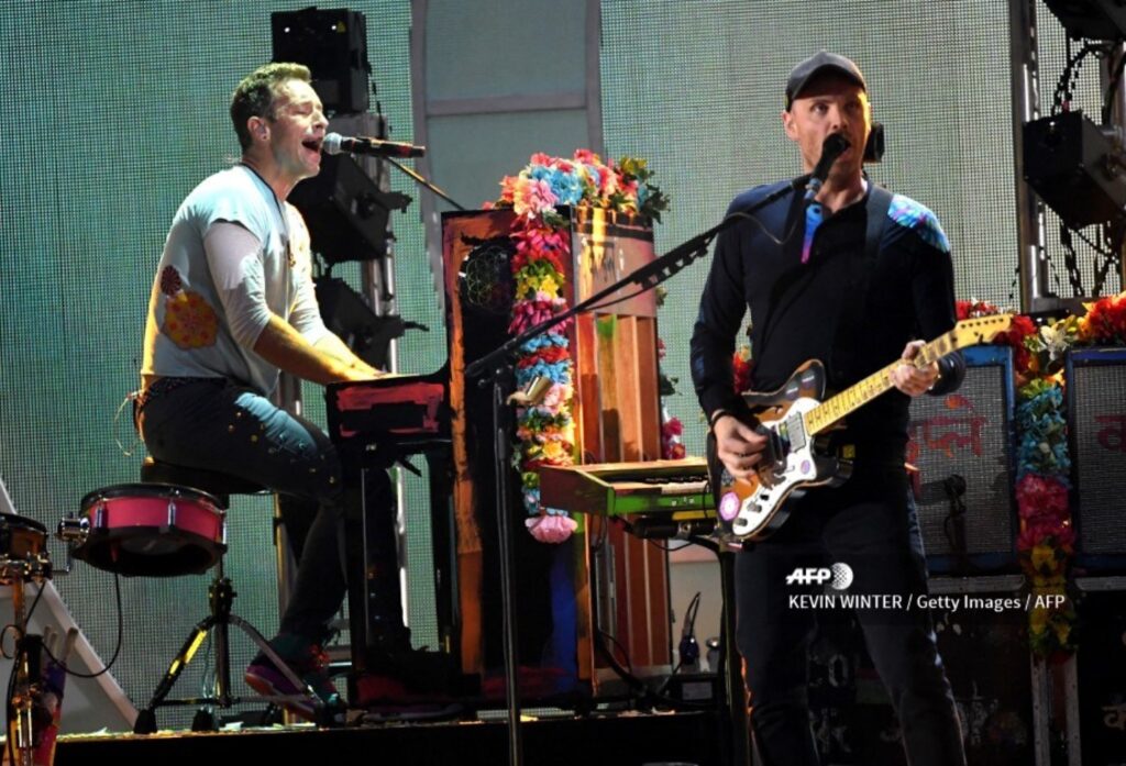 Coldplay sent gifts to children at the Simón Bolívar Hospital in Bogotá