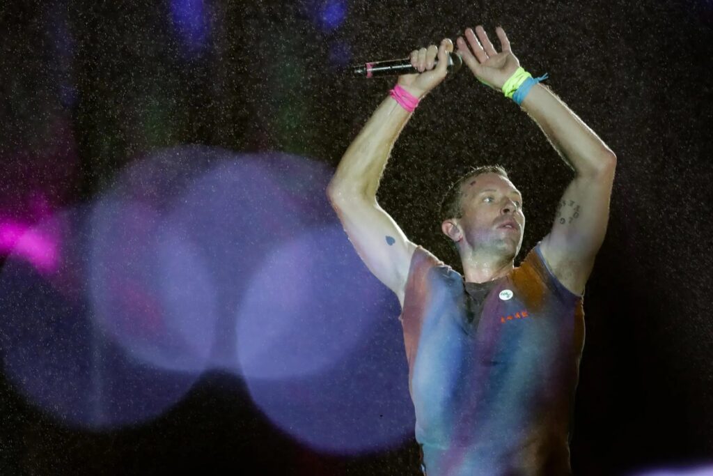 Coldplay, with a show full of effects