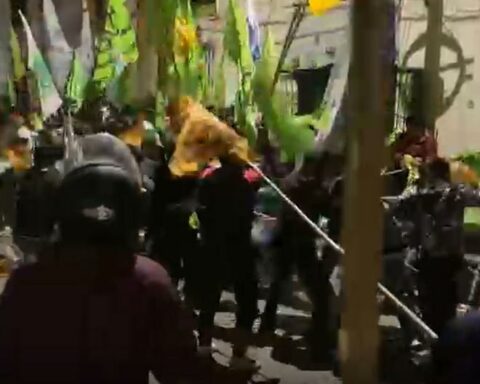 Confrontation between militants outside a debate organized by the JNE ends with injuries (VIDEO)