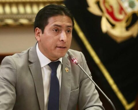 Congress publishes legislative resolution that formalizes the 120-day suspension of Freddy Díaz