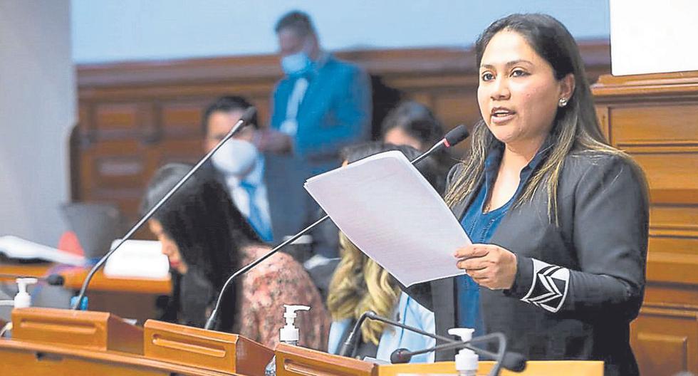 Congresswoman Heidy Juárez denies having broadcast audio between Acuña and Camones