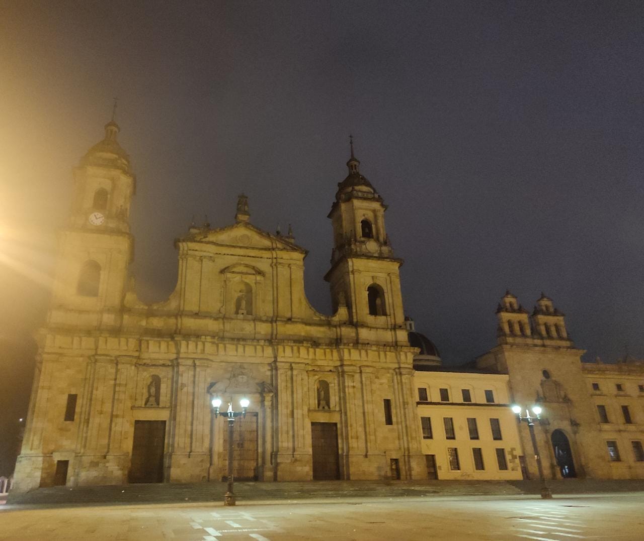 Criminals took the golden chalice from the Primate Cathedral of Bogotá