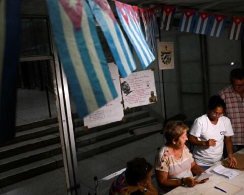 Cubans conclude voting day for gay marriage and surrogacy