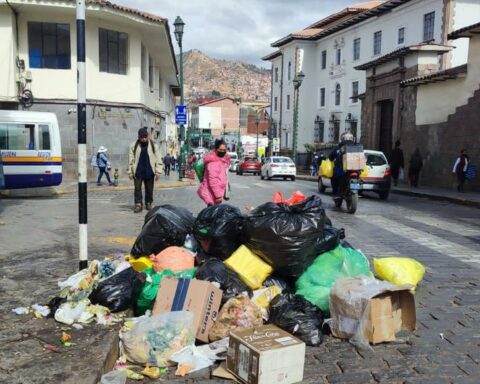 Cusco is flooded with garbage on World Tourism Day
