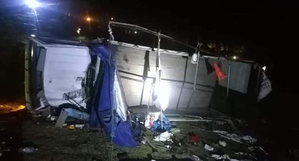 Cusco: truck full of political party supporters overturns leaving at least four dead