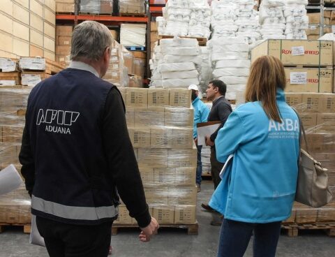 Customs denounced the irregular importation of latex gloves and masks