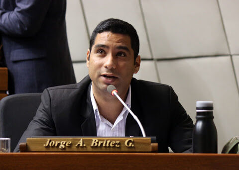 Deputy Jorge Brítez is attacked while leading a demonstration