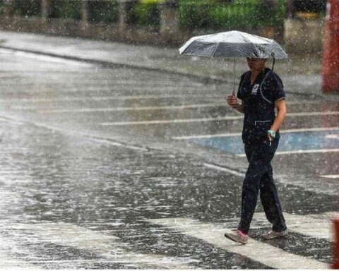 Pese a las lluvias se mantiene la calma Santiago