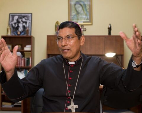 Dictatorship attacks Bishop Jorge Solorzano and calls him a "rebel" before Pope Francis
