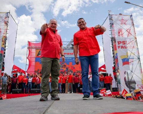 Diosdado Cabello called on communities to empower themselves with leadership