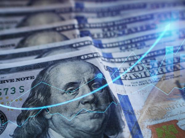 Dollar continues to strengthen and remains above 4,500 pesos