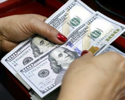 Dollar in Colombia rose 70 pesos in the week
