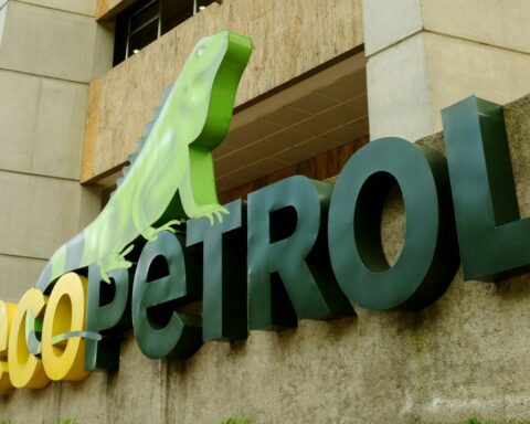 Ecopetrol asked to suspend fracking contracts for 90 days