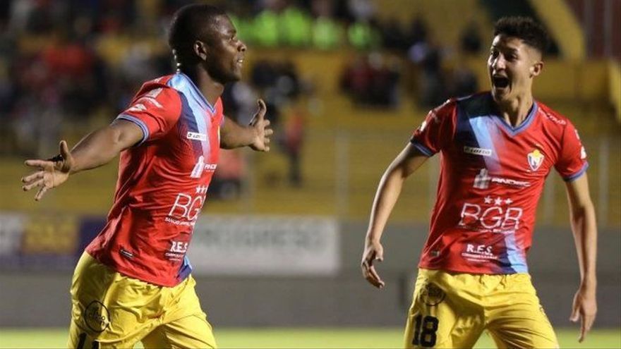 El Nacional wins and stays three points behind the leader Independiente del Valle