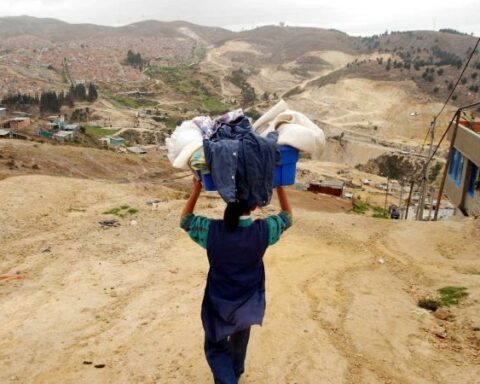 Experts see a complex goal of reducing poverty by 3.9 pps