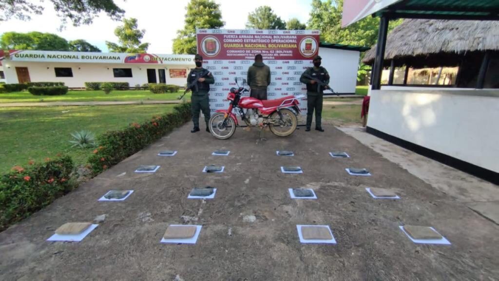 FANB arrests a citizen with 16 marijuana panels in Bolívar