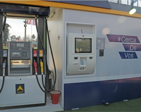 Faced with union measures, Ancap will import diesel to "avoid stock problems"