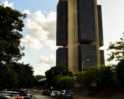 Financial market lowers inflation forecast from 6.61% to 6.4%