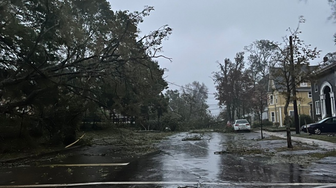 Fiona hits the east coast of Canada and leaves 500 thousand homes without power