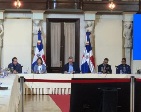 President Luis Abinader held an evaluation meeting at the National Palace on the damage caused by Hurricane Fiona as it passed through Dominican territory.