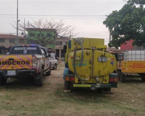 Firefighters ask for help to fix two vehicles with which they attend emergencies