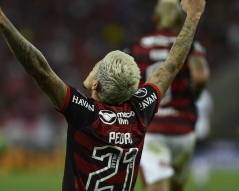 Flamengo defeats Vélez to reach Libertadores final