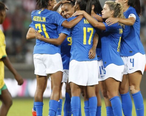 Football: Women's team wins first friendly against South Africa