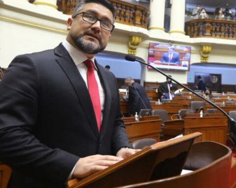 Geiner Alvarado submits his resignation as Minister of Transport after being censored by Congress